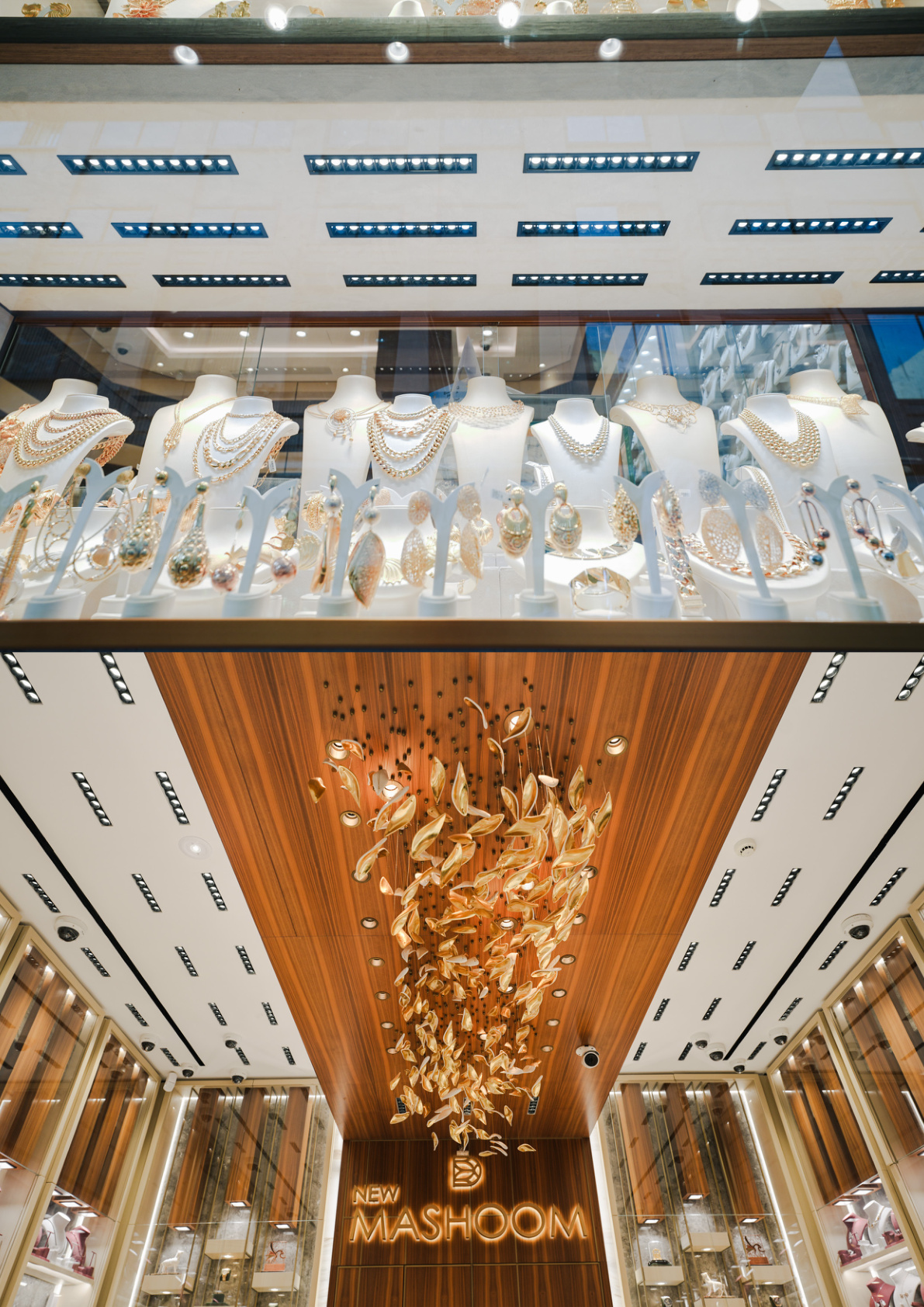 Jewellery & Display - Showcase & Cabinet Lighting alternate view